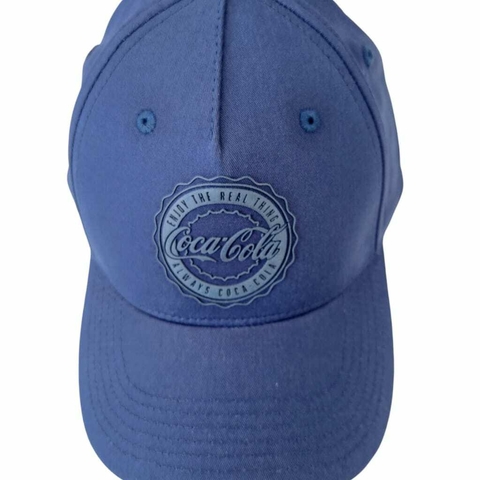 BONE COCA COLA SILK RELEVO FRONTAL DORA U AZUL ESCURO - comprar online