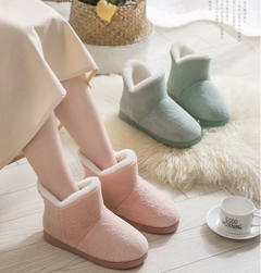 Imagem do Chinelos de inverno femininos quentes de pelúcia casais sapatos de chão antide