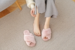 BEVERGREEN Winter Women House Chinelos Faux Fur Faux Flat Shoes Women Slip on Ho na internet
