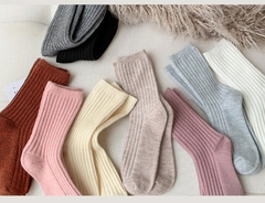 4 pares de Meias Femininas de inverno de lã grossas quentes na internet