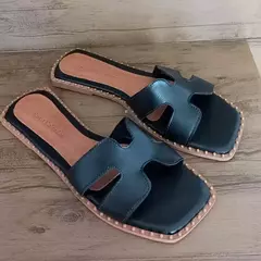 Sandália Rasteirinha H Preta Bico Quadrado Novidade - Rispa Calçados