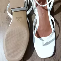 Sandália Feminina De Dedo com Talão Salto Grosso 4cm Novidade em Promoção - comprar online