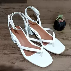 Sandália Feminina De Dedo com Talão Salto Grosso 4cm Novidade em Promoção na internet