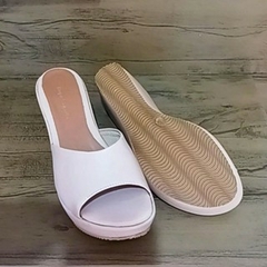 Sandália Feminina Tamanco Peeptoe Anabela 7cm Baixa Nude Novidade Promoção - loja online