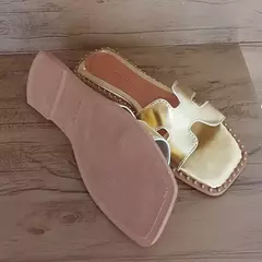Imagem do Sandália Rasteirinha H Dourada Novidade em Promoção