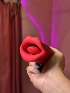VIBRADOR EM FORMATO DE BOCA - comprar online