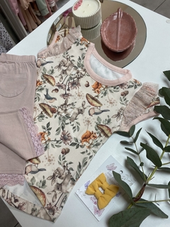 Blusa Adelaine en internet