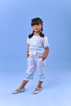 Conjunto capri na internet