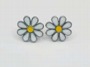 BRINCO MARGARIDA RESINADA FIXA 1,2 CM - comprar online