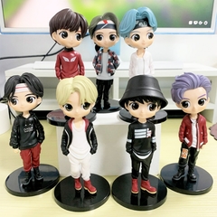 Imagem do K-Pop Mania: Conjunto de Figuras dos 7 Grupos de Estrelas K-Pop Mais Adoráveis
