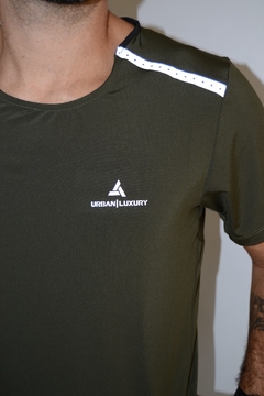 Remera Tech Training en internet
