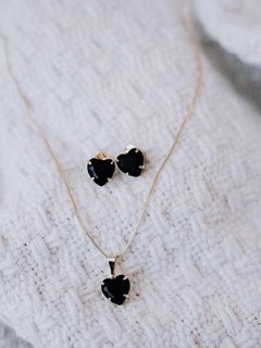 Conjunto Coração Pedra Preta Banhado a Ouro 18K