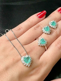 Conjunto em Prata 925 Coração Verde cravejado com microzircônias - Colar e Brincos.