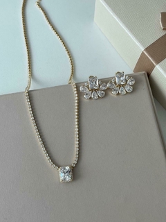 Brinco Zirconias Luxo Banhado a Ouro 18K na internet