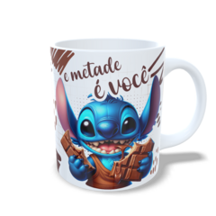 CANECA XÍCARA STITCH CHOCOLATE METADE É AMOR - loja online