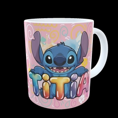CANECA XÍCARA STITCH FAMILIA FELIZ ANIVERSÁRIO TIA - Canelika's Canecas Personalizadas