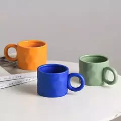 Caneca de Cerâmica com Alça de Anel na internet