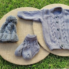 SAQUITO + MEDIAS + GORRITO - comprar online