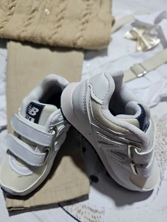 TRAJE DE FIESTA DE BEBE BEIGE CON ABRIGO en internet