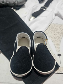 TRAJE DE FIESTA DE BEBE NEGRO CON ABRIGO en internet