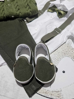 TRAJE DE FIESTA DE BEBE VERDE OLIVA CON ABRIGO en internet