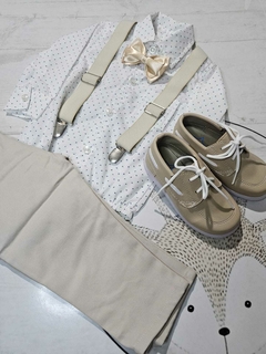 TRAJE DE FIESTA DE BEBE BEIGE Y BLANCO CON DETALLES SIN ABRIGO