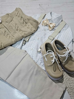 Imagen de TRAJE DE FIESTA DE BEBE CON ABRIGO BEIGE Y BLANCO CON DETALLES