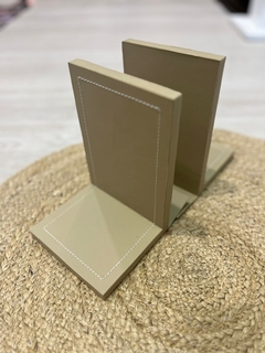 Sujeta libros