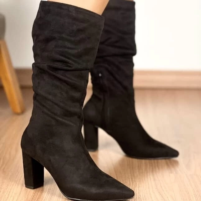 Bota Noire Preta Salto Bloco Cano Médio Franzido