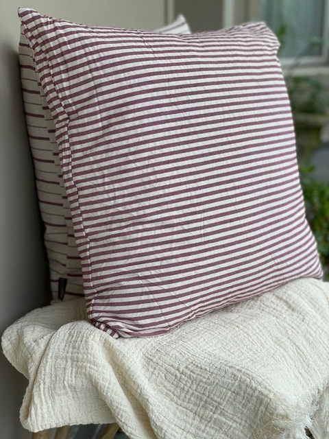 Almohadón Rayas Continuas Bordo