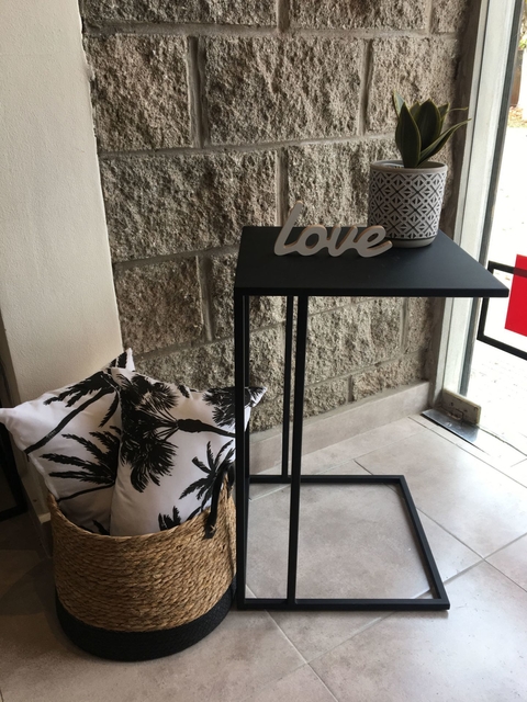 Mesa de arrime chapa