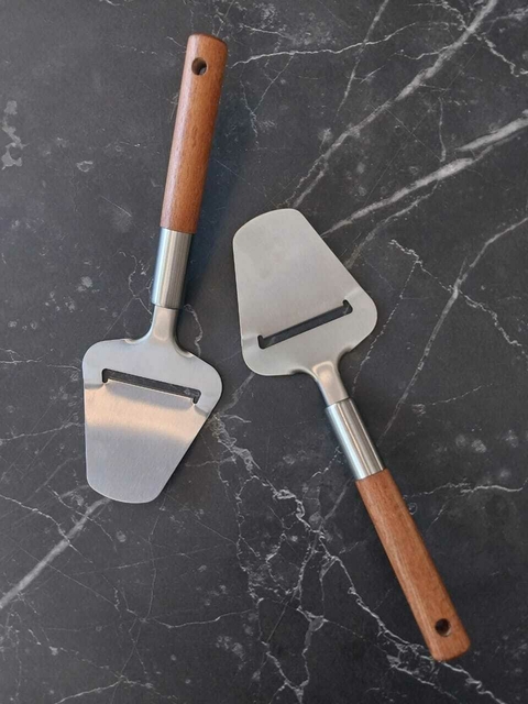 PALITA DE QUESO ACERO INOXIDABLE Y ACACIA 24,5 CM - comprar online