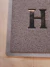FELPUDO DE GOMA GRIS 45X75 HOME - ambientmuebles