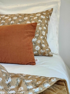 Funda de almohadon corderoy ladrillo