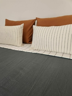 Funda de almohadon rayas ceniza - Camba Home