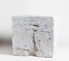 Mesita Cubo Roca Gris - Arquitextura