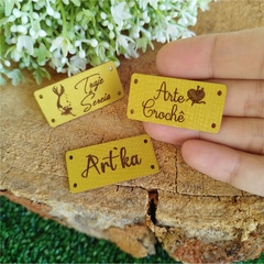 Etiqueta Mostarda / Dourado -4x2cm - sintético