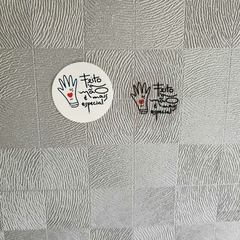 ADESIVO VINIL (FEITO A MÃO É MAIS ESPECIAL) MEDINDO 4X4CM - loja online