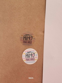 ADESIVO VINIL (UM MIMO PARA VOCÊ) MEDINDO 4X4CM - loja online