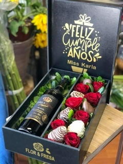FDA2-28 ROSAS, FRESAS Y VINO