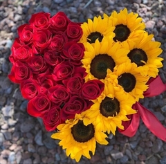 FDA27 - BOX FLOWER DE CORAZON ROSAS Y GIRASOLES