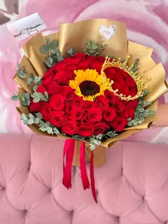 FDA2-18 Ramo de 50 rosas + girasol