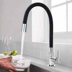 Torneira para Cozinha de Mesa Bica Flexível Gourmet Preta c72 Leão Metais 6267 - comprar online