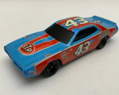 74 Dodge Charger 43 Richard Petty Nascar STP / Hot Wheels
