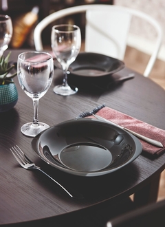 Plato Hondo Luminarc Carine Noir 21cm - comprar online