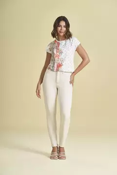 Calça Mom Sarja Básica com Bolsos - comprar online
