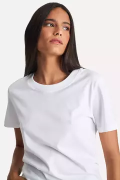 Camiseta Básica Feminina Simples + de Manga Curta - comprar online