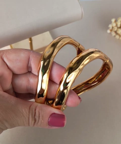 Pulseira bracelete design movimento dourada na internet