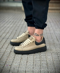 Mc Queen Beige Talón negro - comprar online