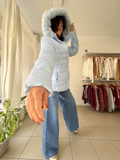 Campera con peluche celeste en internet